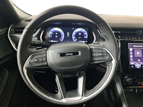 New 2025 Jeep Grand Cherokee Laredo X w/ Luxury Tech Group I image 14