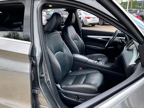 Used 2019 INFINITI QX50 Essential w/ Premium Heat Package image 7