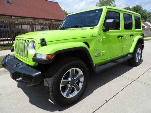 Used 2021 Jeep Wrangler Unlimited Sahara w/ Uconnect 4C Nav & Sound Group AWD/4WD image 4