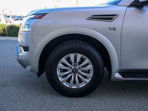 Used 2022 Nissan Armada SV image 11