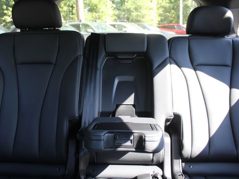 Used 2025 Audi Q7 3.0T Premium AWD/4WD image 68