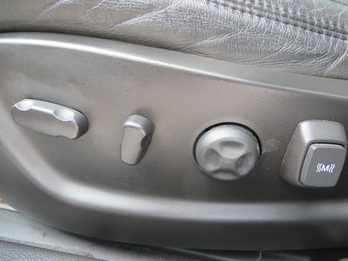 Used 2011 Cadillac DTS Premium w/ Driver Awareness Package image 22