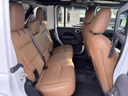 Used 2023 Jeep Wrangler Sahara w/ Cold Weather Group image 18