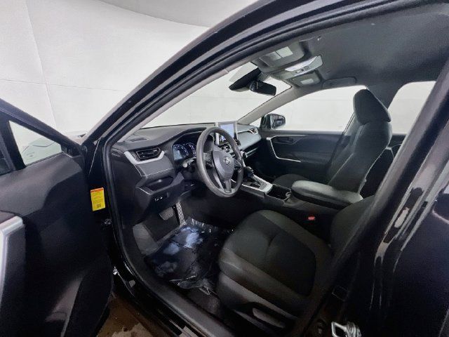 Used 2024 Toyota RAV4 LE FWD image 16