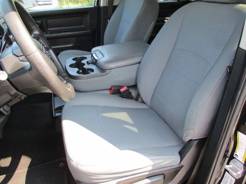 Used 2015 RAM 2500 Tradesman w/ Chrome Appearance Group image 28