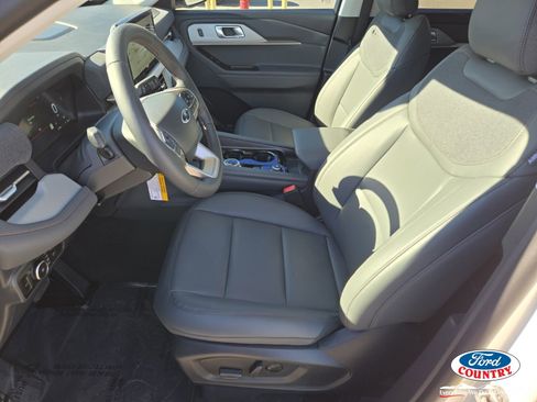 New 2026 Ford Explorer Active w/ Active Comfort Package image 6