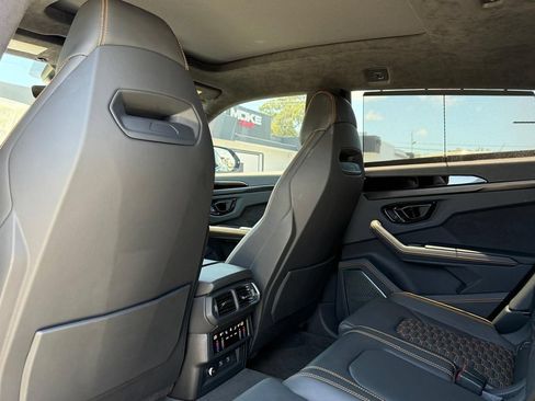 Used 2024 Lamborghini Urus S AWD/4WD image 14