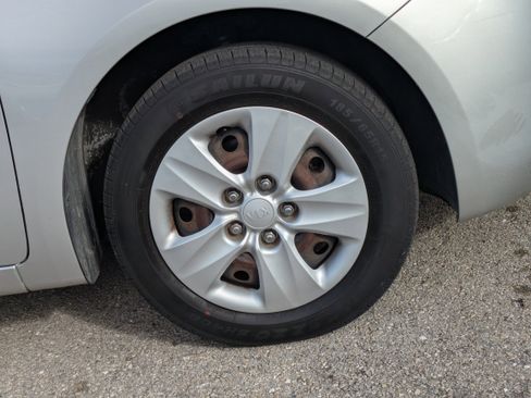 Used 2015 Kia Forte LX image 11