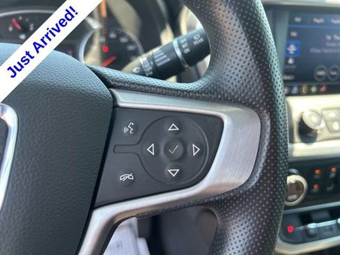 Used 2022 GMC Acadia SLE w/ Driver Convenience Package FWD image 19