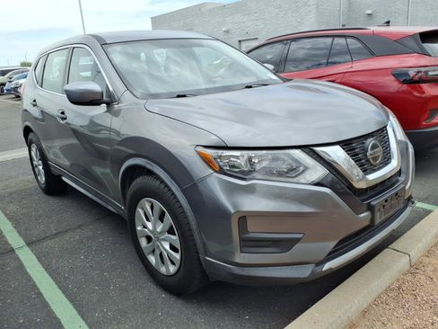 Used 2018 Nissan Rogue S FWD image 2
