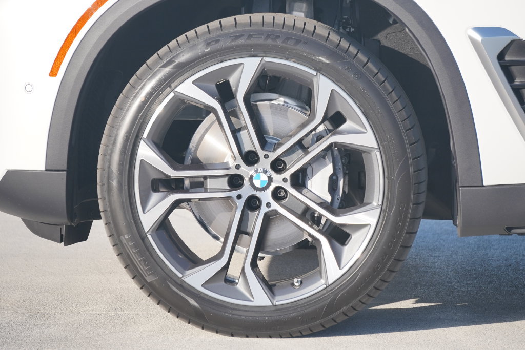 Used 2026 BMW X5 xDrive40i AWD/4WD image 5