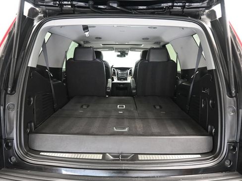 Used 2020 Cadillac Escalade Luxury w/ LPO, Radiant Package AWD/4WD image 61