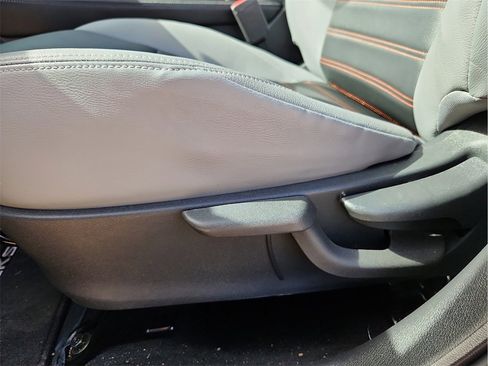 Used 2023 Nissan Kicks SR w/ SR Premium Package image 16