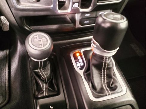 Used 2022 Jeep Wrangler Unlimited Sahara w/ Cold Weather Group image 24