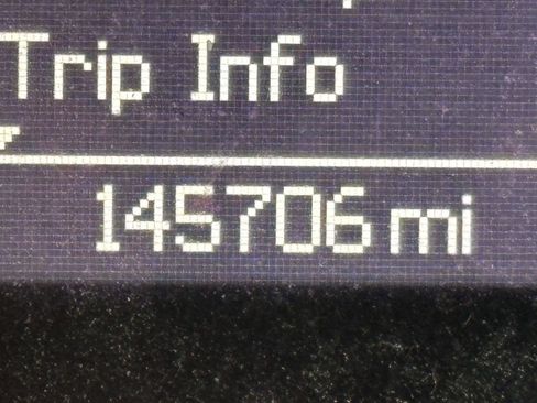 Used 2013 Chrysler Town & Country Touring image 13