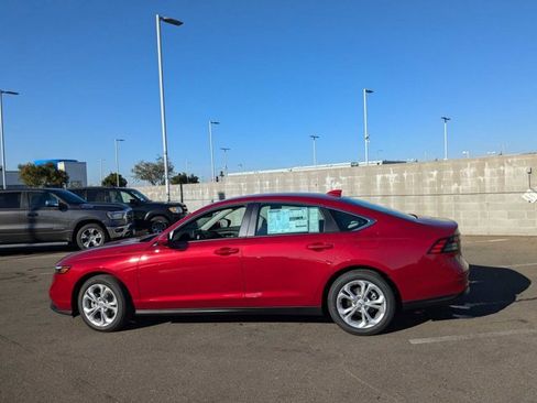 Used 2025 Honda Accord LX image 9