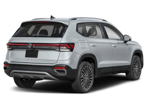 New 2026 Volkswagen Taos SE FWD image 3