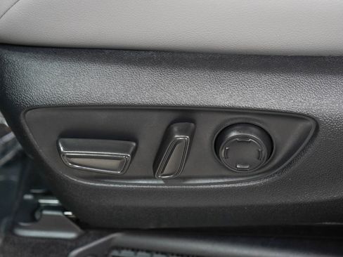 Used 2026 Toyota Sienna XLE FWD image 24