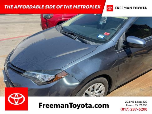 Used 2017 Toyota Corolla LE FWD image 1