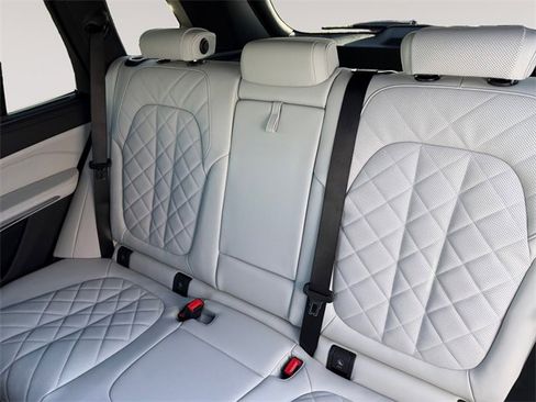 New 2026 BMW X5 xDrive40i w/ Climate Comfort Package image 13