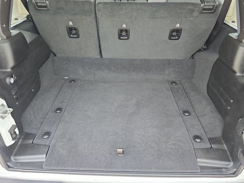 Used 2025 Jeep Wrangler Unlimited Sahara AWD/4WD image 13