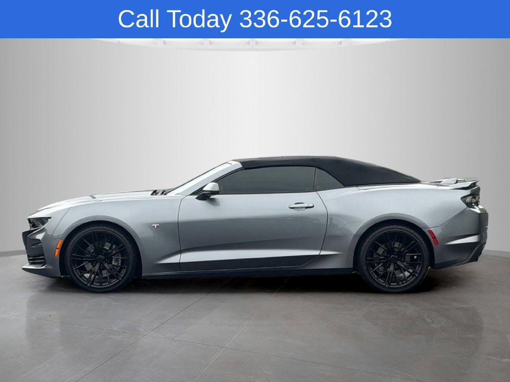 Used 2019 Chevrolet Camaro SS RWD image 2