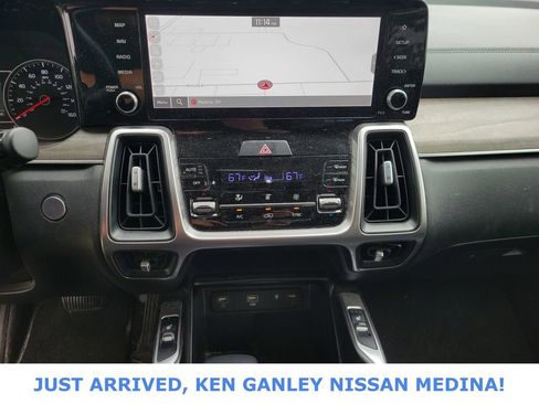 Used 2023 Kia Sorento S w/ Panoramic Sunroof Package AWD/4WD image 10