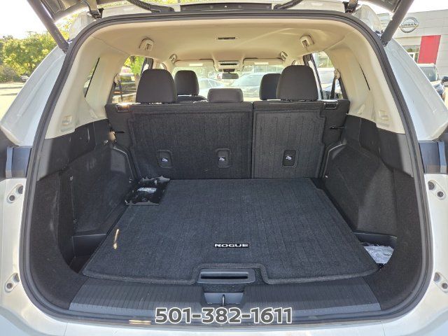 Certified 2026 Nissan Rogue SV w/ Cold Weather Package FWD image 14
