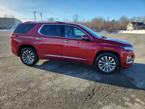 Certified 2023 Chevrolet Traverse Premier w/ LPO, Floor Liner Package image 3