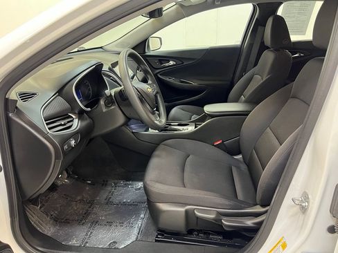 Used 2025 Chevrolet Malibu LS FWD image 15