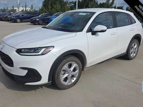 Used 2024 Honda HR-V LX image 1