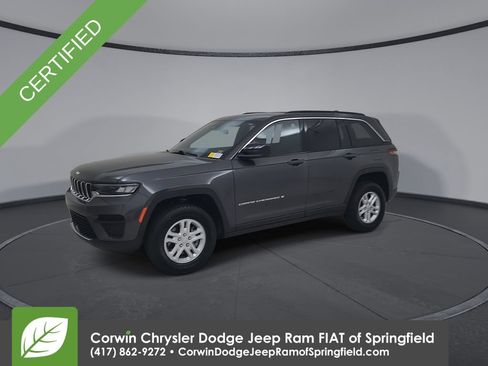 Used 2025 Jeep Grand Cherokee Laredo w/ Luxury Tech Group I AWD/4WD image 7