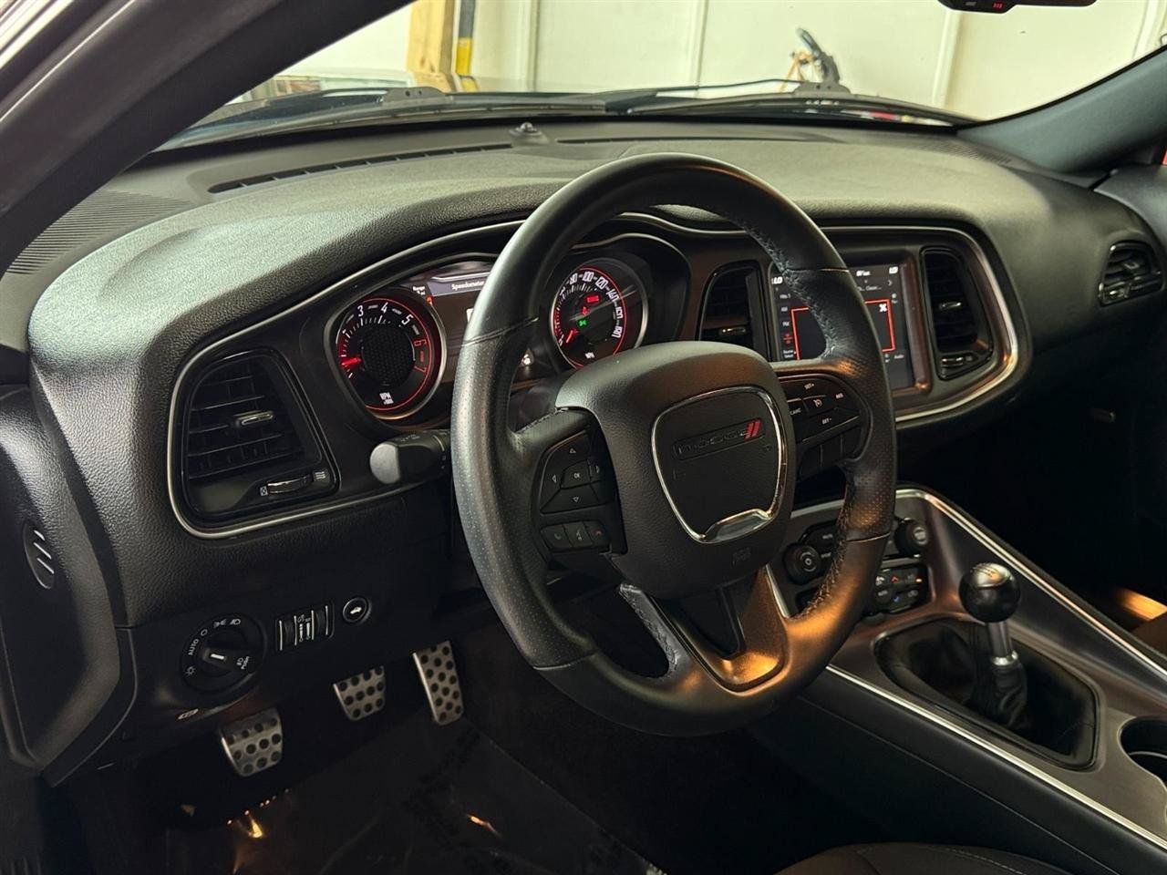 Used 2018 Dodge Challenger R/T Scat Pack w/ Driver Convenience Group RWD image 21