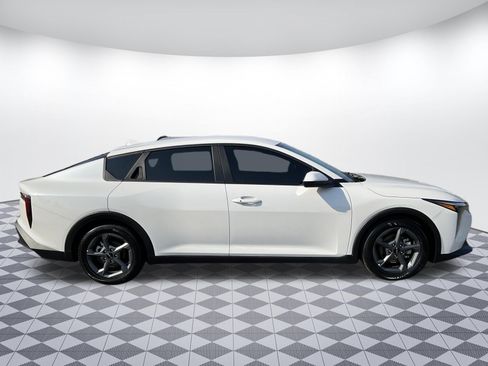 Used 2025 Kia K4 FWD image 2