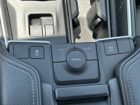 Certified 2026 Toyota Grand Highlander XLE FWD image 34