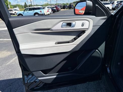 New 2026 Ford Explorer Active w/ Active Comfort Package AWD/4WD image 17