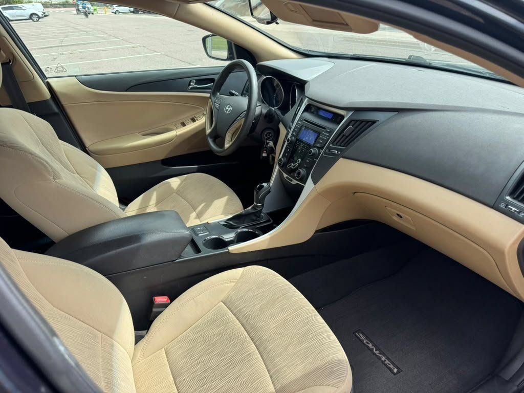 Used 2013 Hyundai Sonata GLS w/ Popular Equipment Pkg FWD image 12