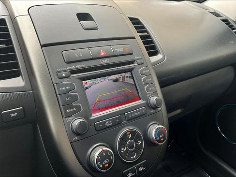 Used 2013 Kia Soul + w/ Audio Pkg FWD image 13