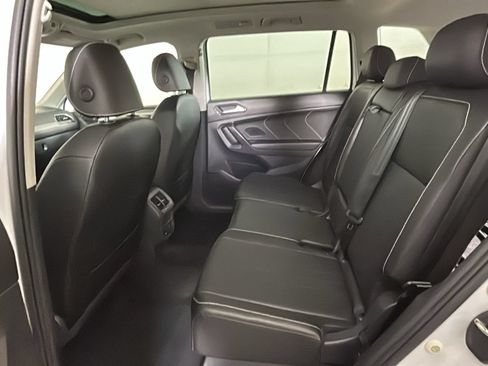Used 2022 Volkswagen Tiguan SE AWD/4WD image 29