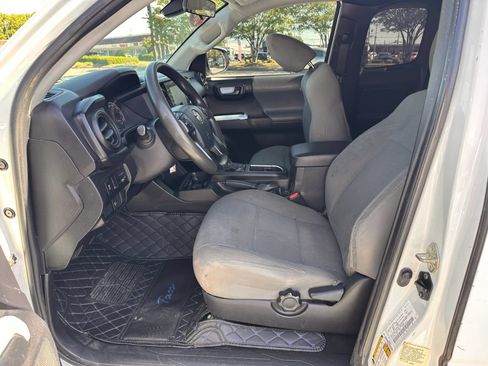 Used 2020 Toyota Tacoma SR RWD image 15