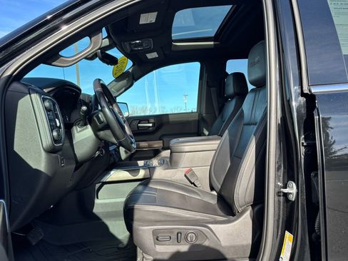 Used 2020 Chevrolet Silverado 1500 High Country w/ Technology Package image 16