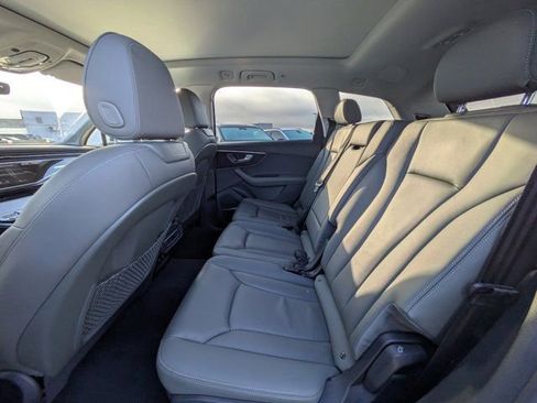 Used 2025 Audi Q7 3.0T Premium Plus image 12