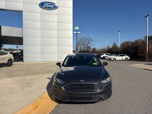 Used 2020 Ford Fusion SE image 8