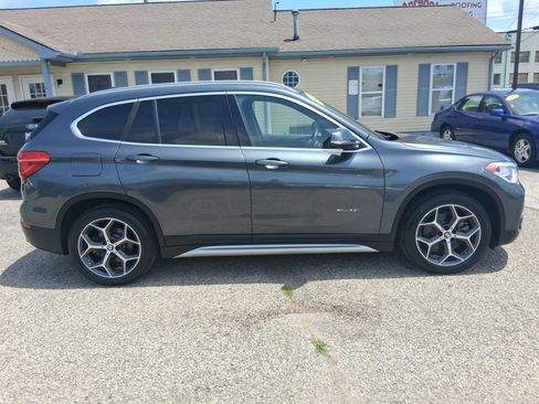 Used 2017 BMW X1 xDrive28i AWD/4WD image 6