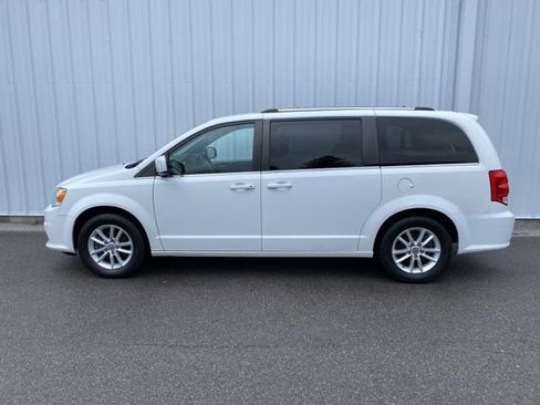 Used 2020 Dodge Grand Caravan SXT image 4