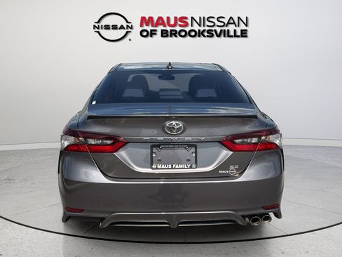 Used 2022 Toyota Camry SE w/ Convenience Package FWD image 6