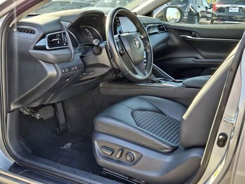 Used 2024 Toyota Camry SE image 11