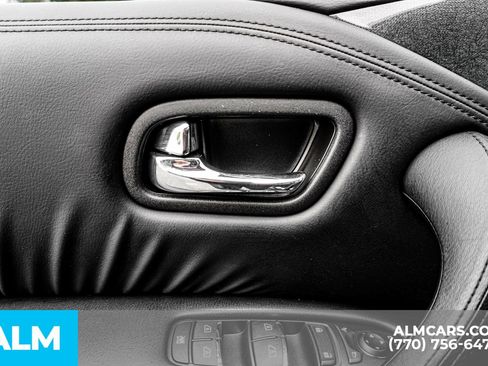 Used 2024 Nissan Armada SL w/ Midnight Edition Package image 56