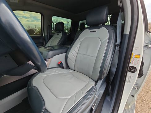 Used 2022 Ford F450 Limited image 11