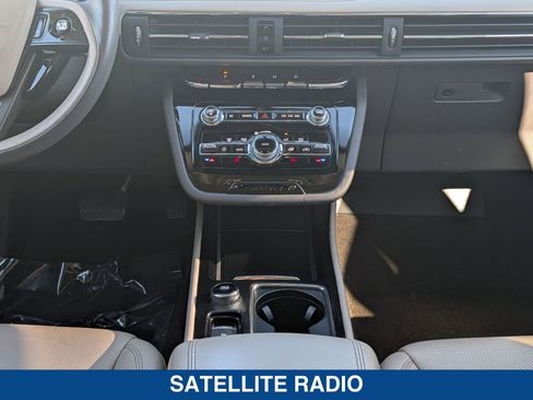 Used 2021 Lincoln Corsair Reserve image 19